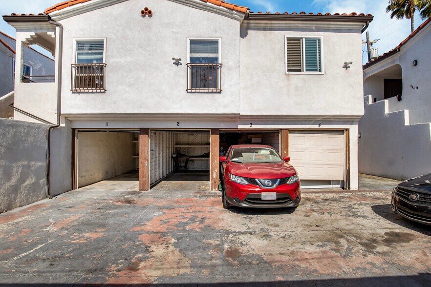 More Photos Of 520 W 82nd St, Los Angeles Apartments For Sale