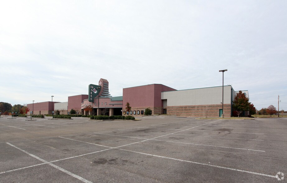 More Photos Of 3705 Malco Way, Memphis Unknown For Lease