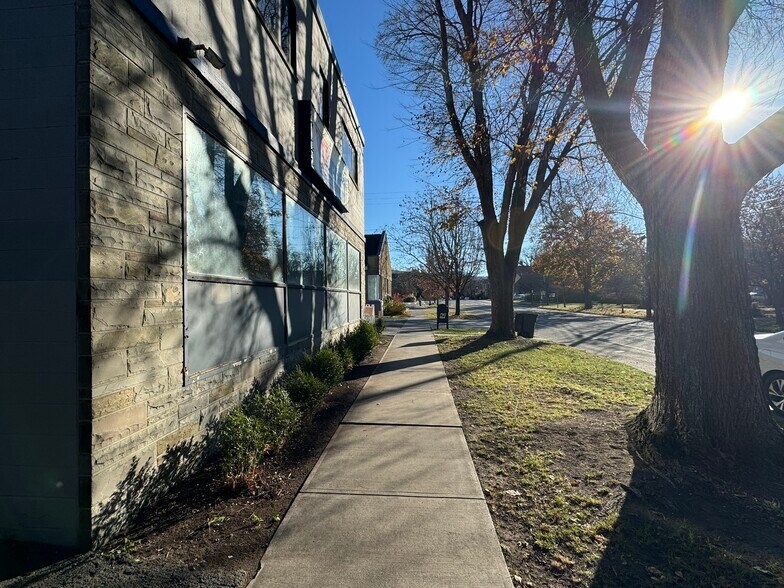 More Photos Of 511-513 N Cayuga St, Ithaca Flex For Sale