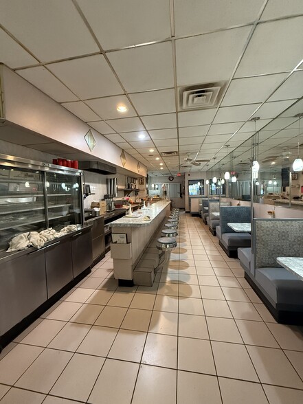 More Photos Of 6824 Torresdale Ave, Philadelphia Restaurant For Lease