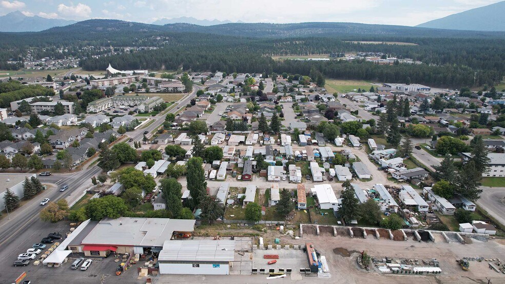 More Photos Of 2025 N 10th St, Cranbrook Manufactured Housing Mobile Home Park For Sale