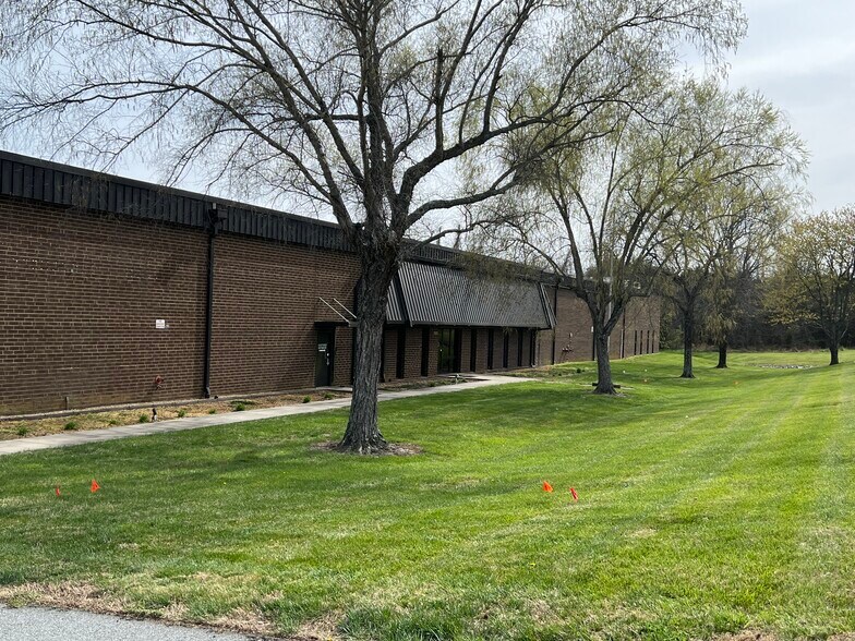 Primary Photo Of 7615 Boeing Dr, Greensboro Warehouse For Lease