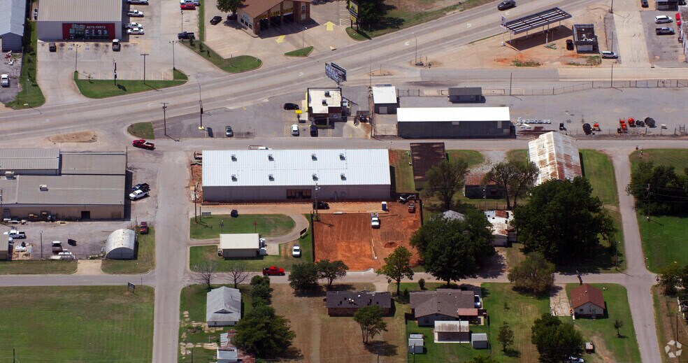 More Photos Of 1523 Stewart Dr, Chickasha Convenience Store For Sale