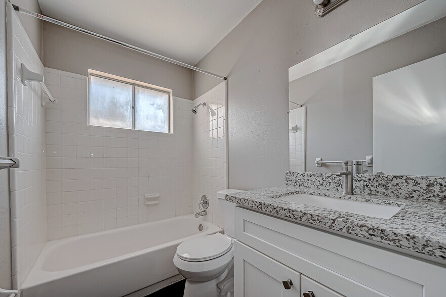 More Photos Of 7315 Housman, Houston Specialty For Lease