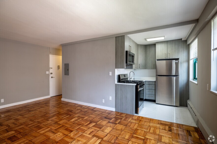 More Photos Of 20 Marshall St, Irvington Apartments For Lease