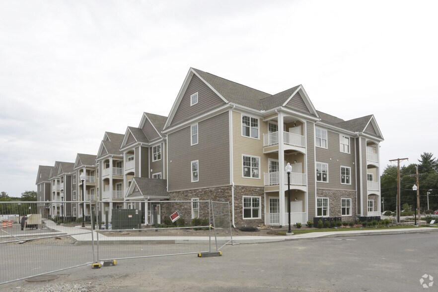 More Photos Of 4 Berry St, North Andover Apartments For Lease