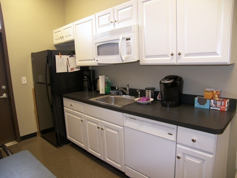 More Photos Of 31320 solon Rd, Solon Office For Sale