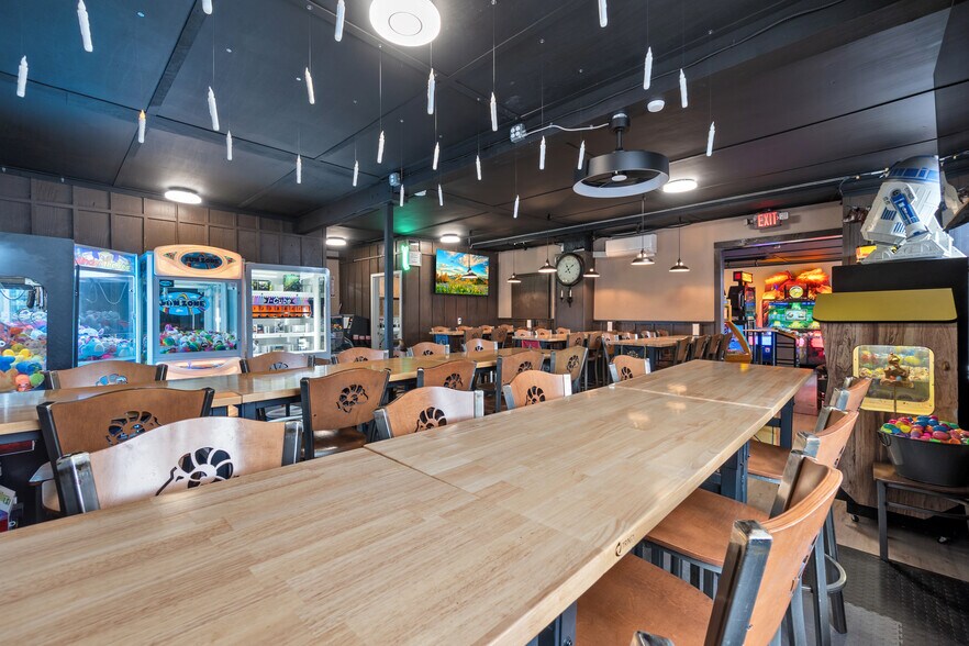 More Photos Of 208 N Molalla Ave, Molalla General Retail For Sale