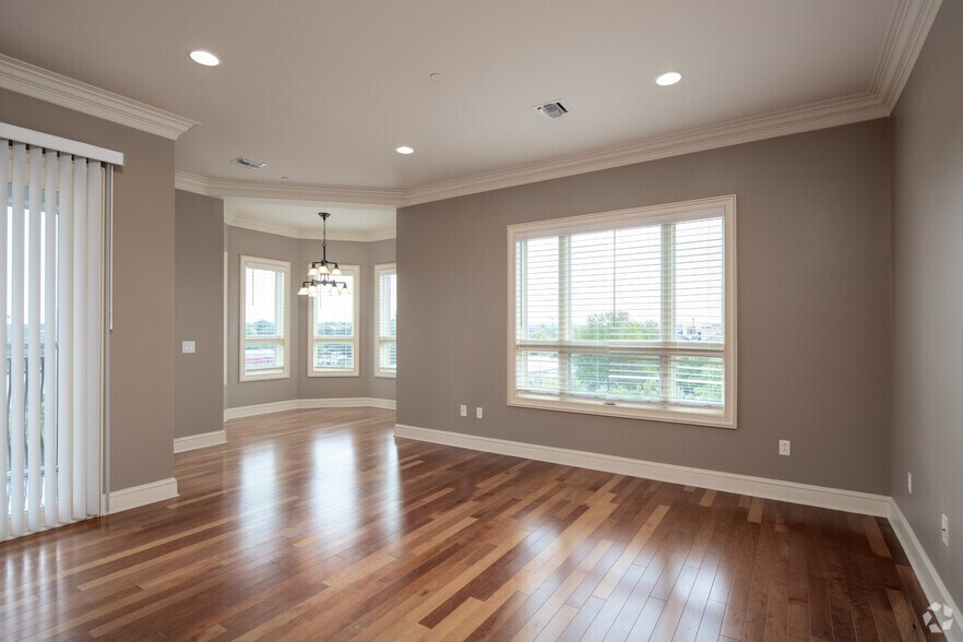 More Photos Of 820 N Thompson Ln, Murfreesboro Apartments For Sale