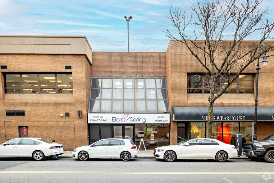More Photos Of 7000 Austin St, Forest Hills Storefront Retail Office For Lease