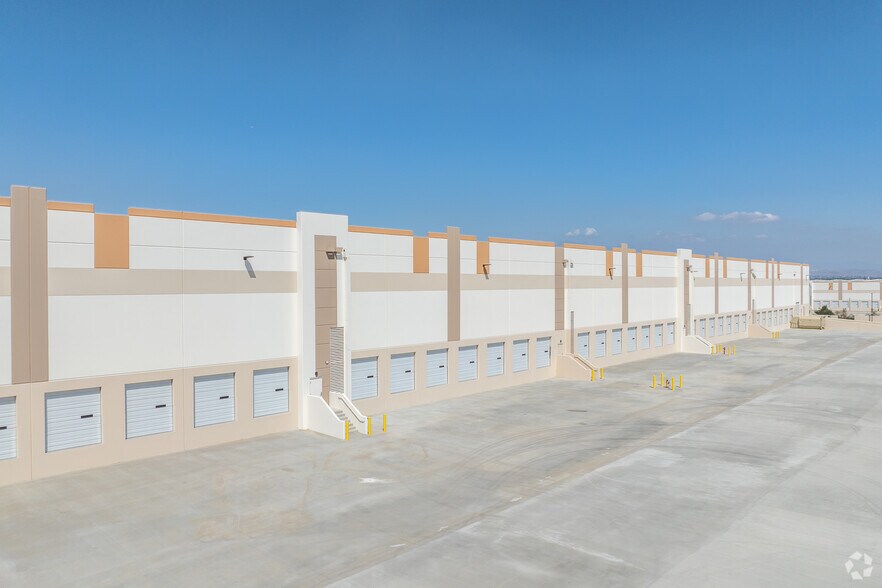 More Photos Of 7267 Barton St, Riverside Distribution For Sale