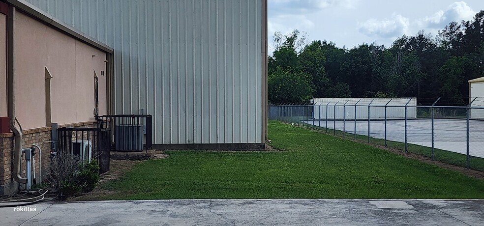 More Photos Of 616 Rankin Cir N, Houston Warehouse For Lease