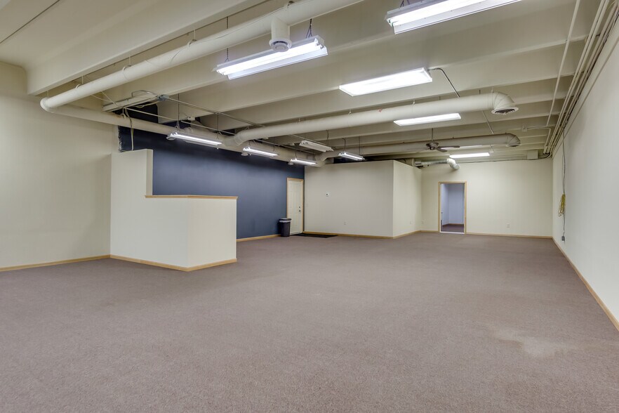 More Photos Of 2734-2751 London Rd, Eau Claire Storefront Retail Office For Sale