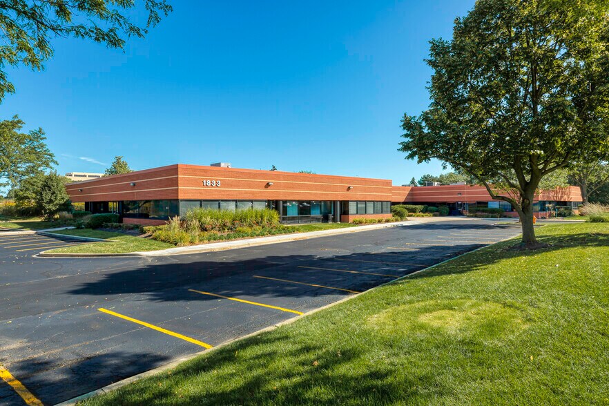 More Photos Of 1833 Centre Point Cir, Naperville Office For Lease