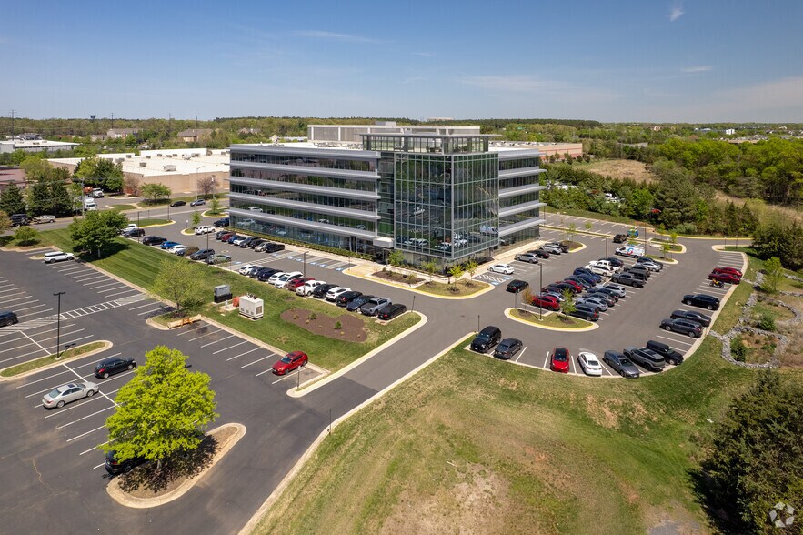 More Photos Of 14401 Penrose Pl, Chantilly Office For Lease