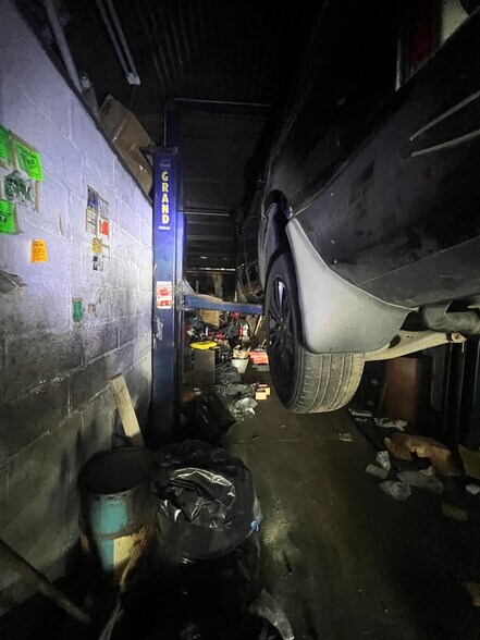 More Photos Of 992 Remsen Ave, Brooklyn Light Manufacturing For Sale