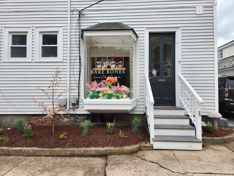 More Photos Of 119 Water St, Stonington Apartments For Sale