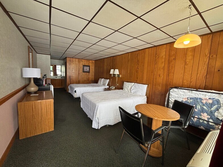 More Photos Of 17089 Boot Jack Rd, Ridgway Hotel For Sale