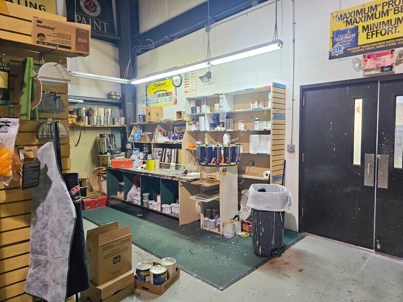 More Photos Of 629 Park NW ave, Norton Storefront For Sale