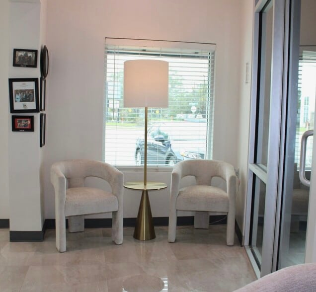 More Photos Of 4242 Henderson Blvd, Tampa Storefront Retail Residential For Lease