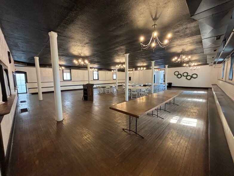 More Photos Of 314 S Main St, Eaton Rapids Lodge Meeting Hall For Sale