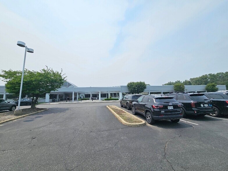 More Photos Of 877 Stewart Ave, Garden City Medical For Sale