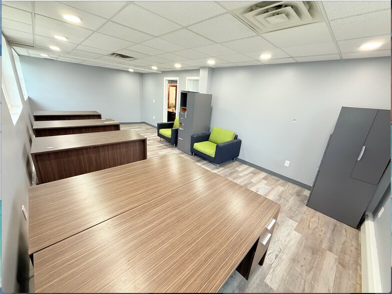 More Photos Of 80 E Old Country Rd, Mineola Office For Lease