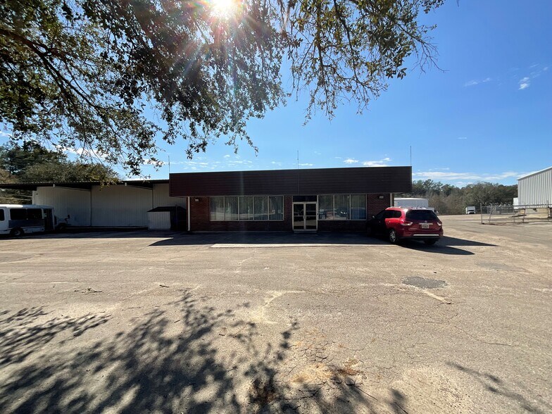 More Photos Of 25040-25058 Blue Star hwy, Quincy Industrial For Lease