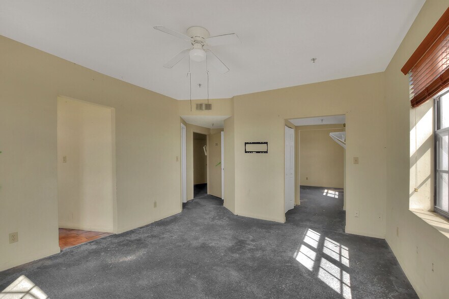 More Photos Of 206 Pilaklakaha Ave, Auburndale Apartments For Sale