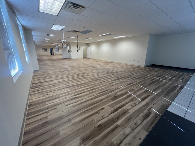 More Photos Of 1202 E South 11th St, Abilene Office For Lease