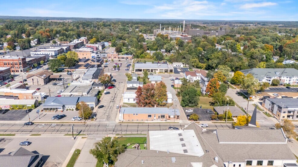 More Photos Of 219 Jefferson St, Waupaca Storefront Retail Office For Sale