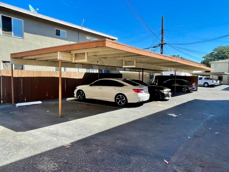 More Photos Of 302-302 1/2 N Bush St, Anaheim Apartments For Sale