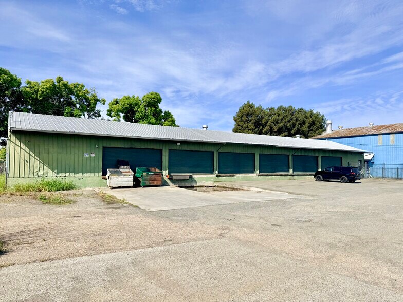 More Photos Of 604 McClary Ave, Oakland Warehouse For Lease
