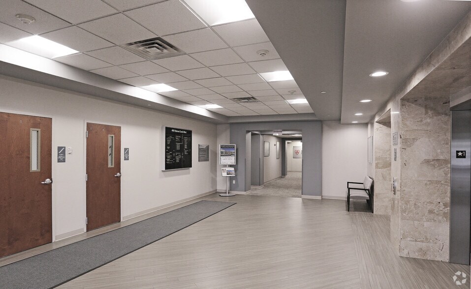More Photos Of 400 Patroon Creek Blvd, Albany Medical For Lease