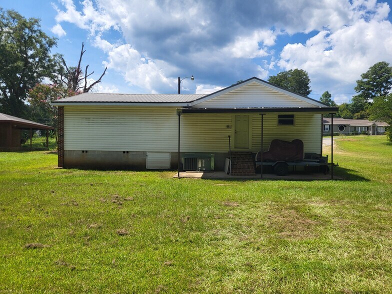 More Photos Of 2123 S Phillips Rd, Lanett Flex For Sale