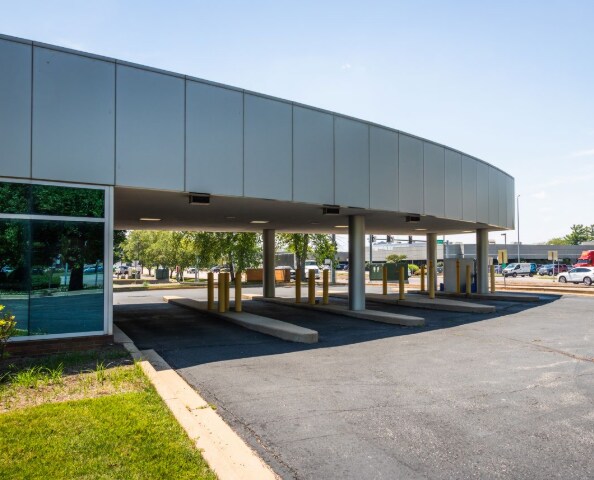 More Photos Of 3330 Rider Trl S, Earth City Office For Sale