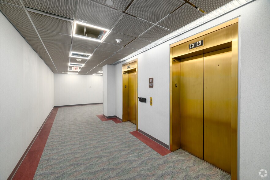 More Photos Of 53 Frontage Rd, Hampton Office For Sale