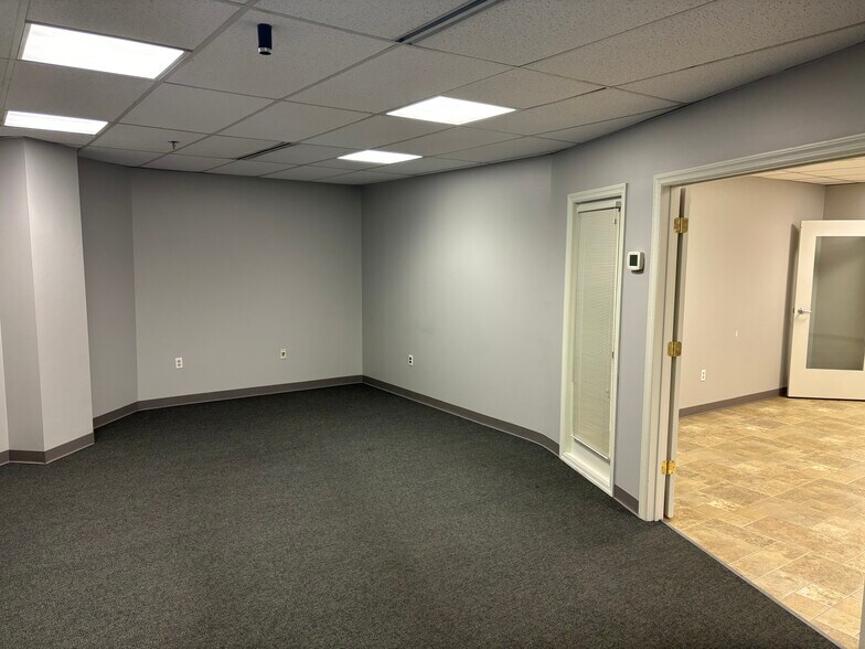 More Photos Of 1893 Metro Center Dr, Reston Office For Lease