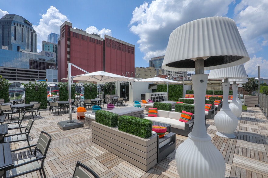 More Photos Of 154 2nd Ave N, Nashville Hotel For Sale