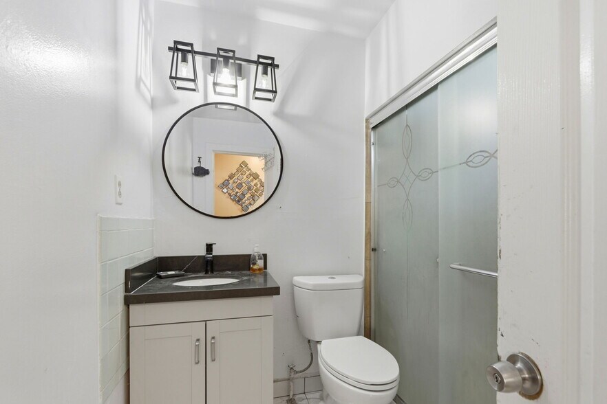 More Photos Of 879 W San Carlos St, San Jose Storefront Retail Residential For Sale