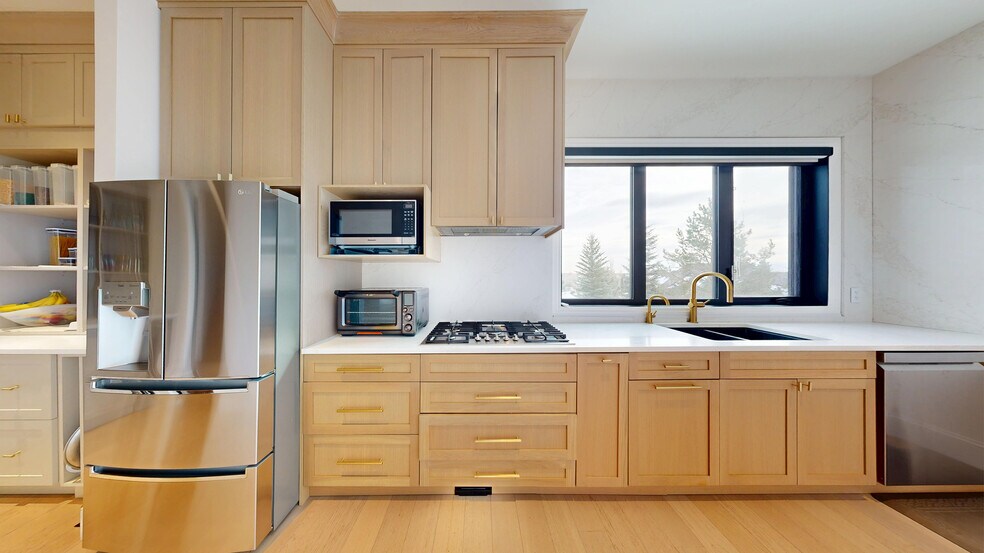 More Photos Of 136 River Heights Ln, Sturgeon County Multifamily For Sale