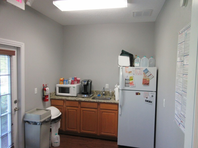 More Photos Of 10921 Countryway Blvd, Tampa Medical For Lease