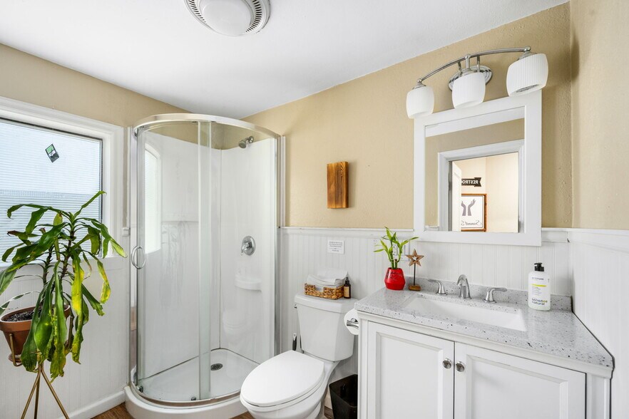 More Photos Of 1048 N 3rd St, Coeur d'Alene Office For Sale