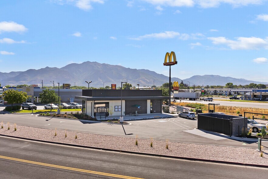 More Photos Of 2087 1100 w, West Haven Fast Food For Sale