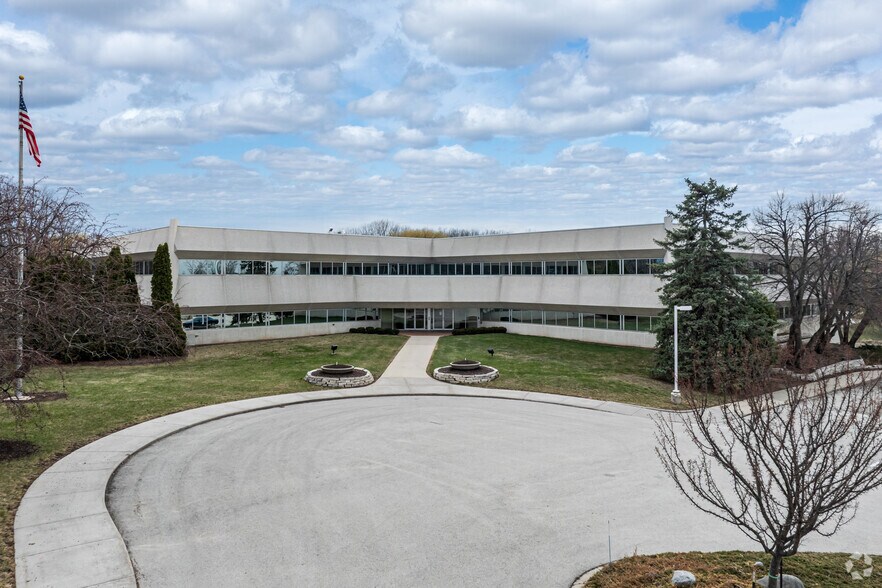 More Photos Of 3200 Riverside Dr, Green Bay Office For Sale