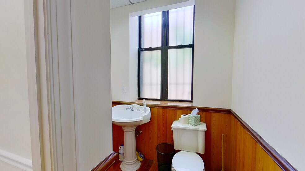 More Photos Of 129 E 124th St, New York Loft Creative Space For Lease