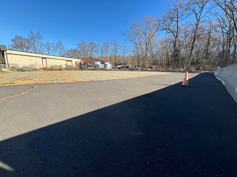 More Photos Of 1081 Millbury St, Worcester Land For Lease