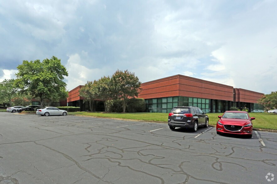 More Photos Of 2000 Aerial Center Pky, Morrisville Unknown For Lease