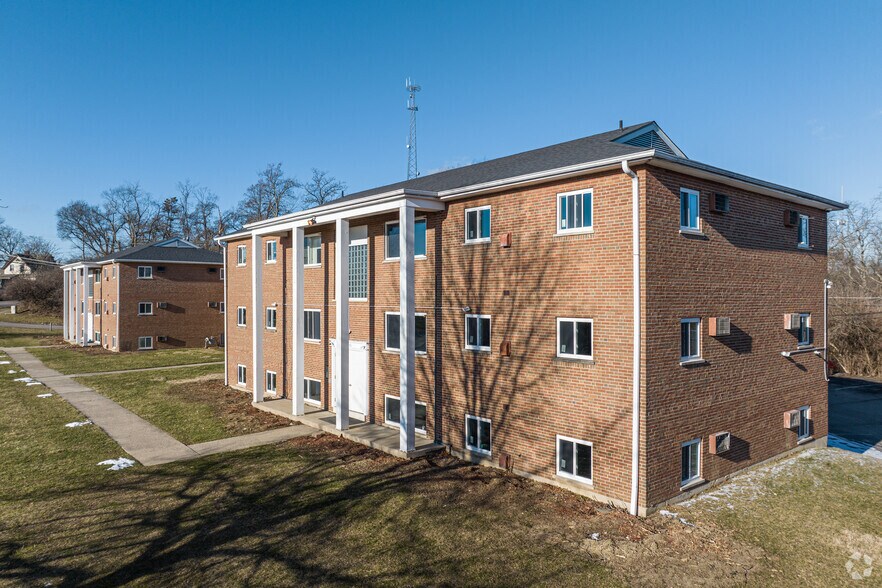 More Photos Of 5474-5484 Bahama Ter, Cincinnati Apartments For Sale