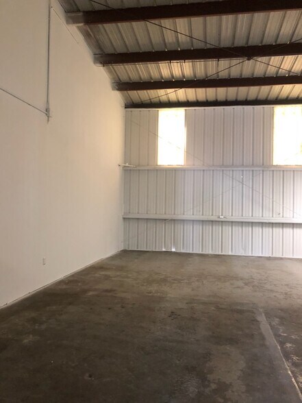 More Photos Of 2600 Center St, Deer Park Manufacturing For Lease